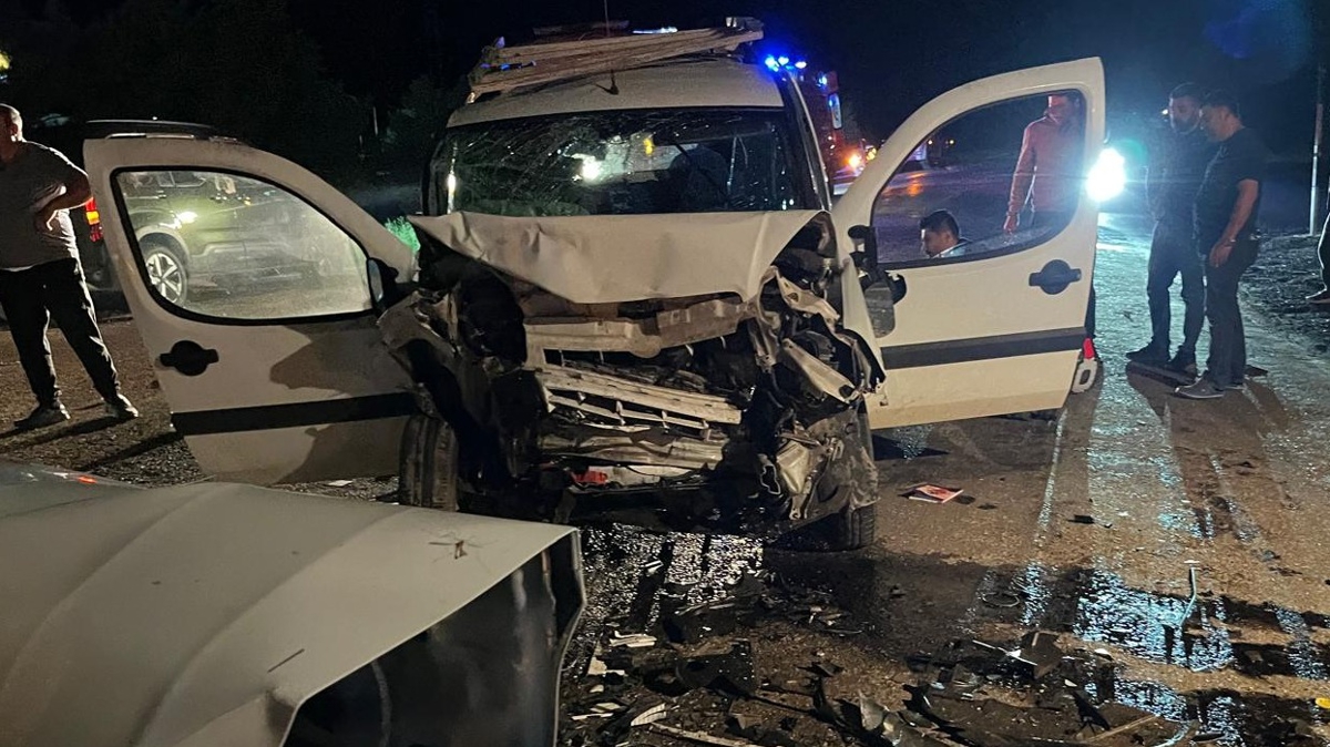 Sivas'ta trafik kazası can aldı: 1 kişi öldü, 7 kişi yaralandı - STAR