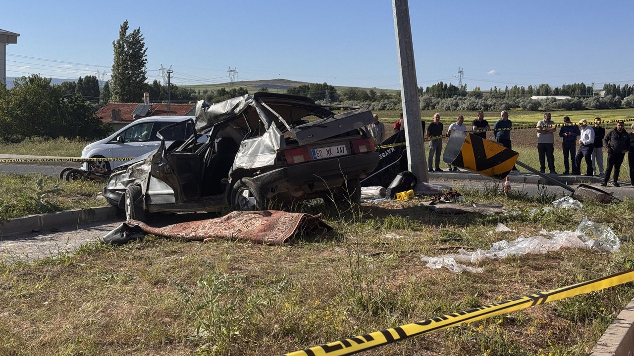 SON DAKİKA: Kayseri Bünyan'daki trafik kazasında iki araç çarpıştı, 3 ölü 5 yaralı