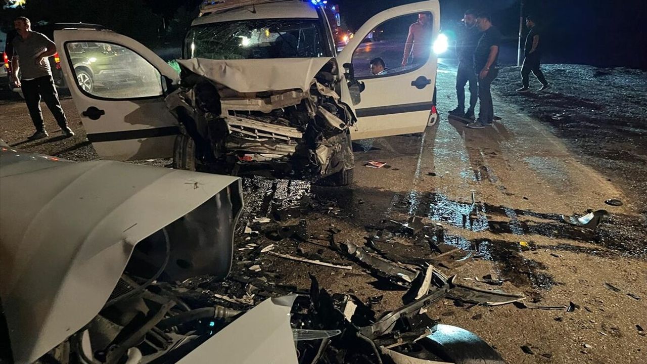 SON DAKİKA: Sivas Gürün’deki trafik kazasında 1 ölü, 7 yaralı