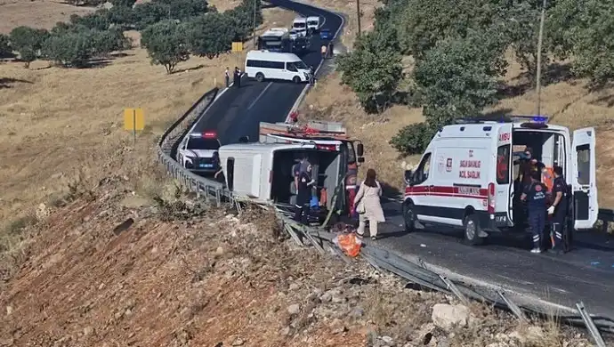 Tutsak babasını ziyaretten dönen genç trafik kazasında yaşamını yitirdi
