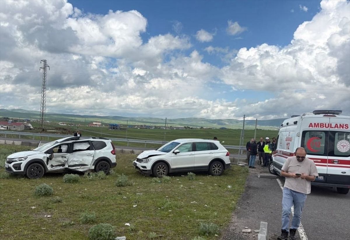 Ardahan'da Trafik Kazası: 3 Yaralı