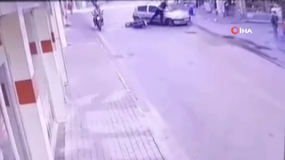 Bursa'da motosiklet kazası: Çarpışma anı ve sonrası şaşkınlık yarattı