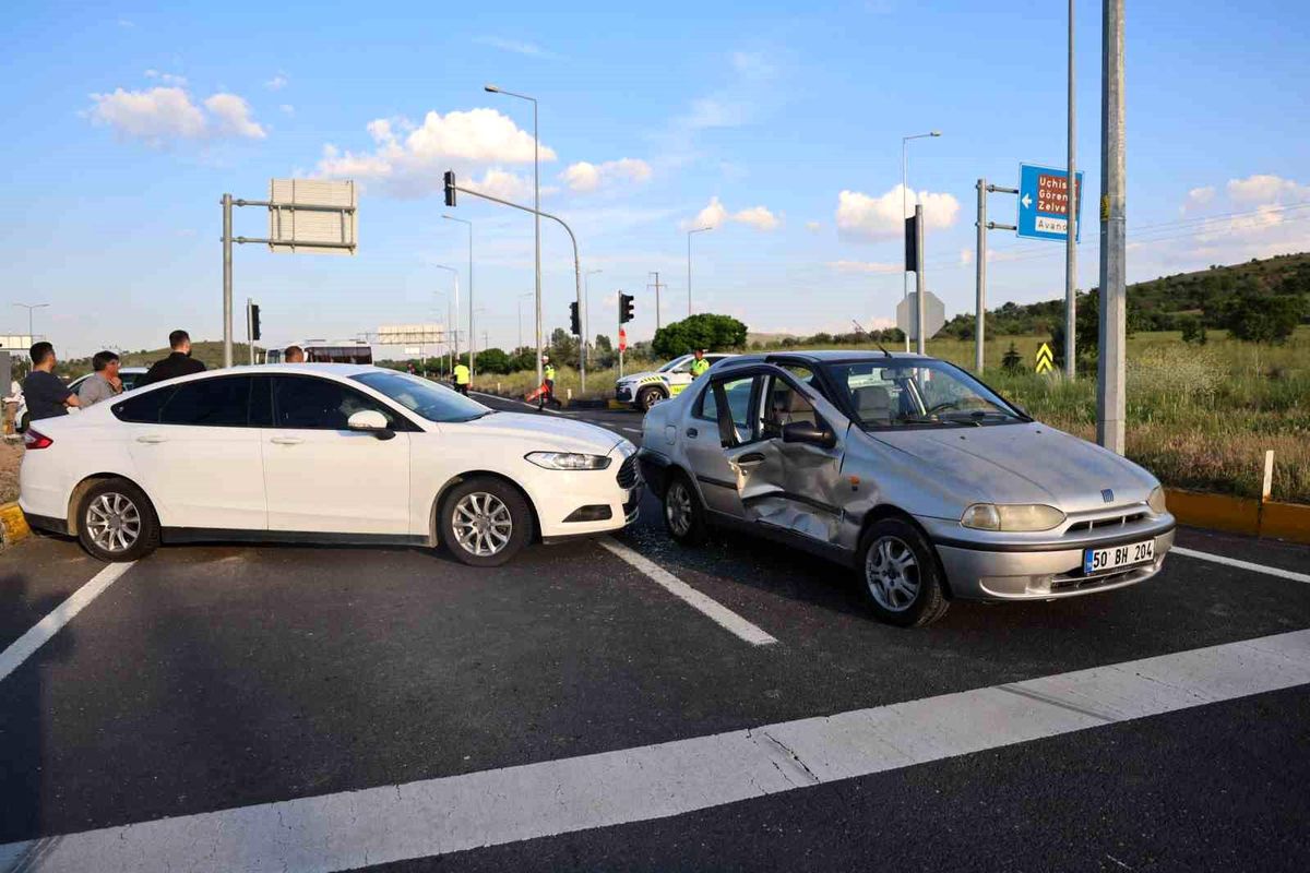 Nevşehir'de Zincirleme Trafik Kazası: 2 Yaralı