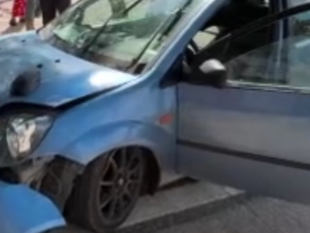 Aksaray'da trafik kazası yapan gençler hastaneye gitmeyi reddetti