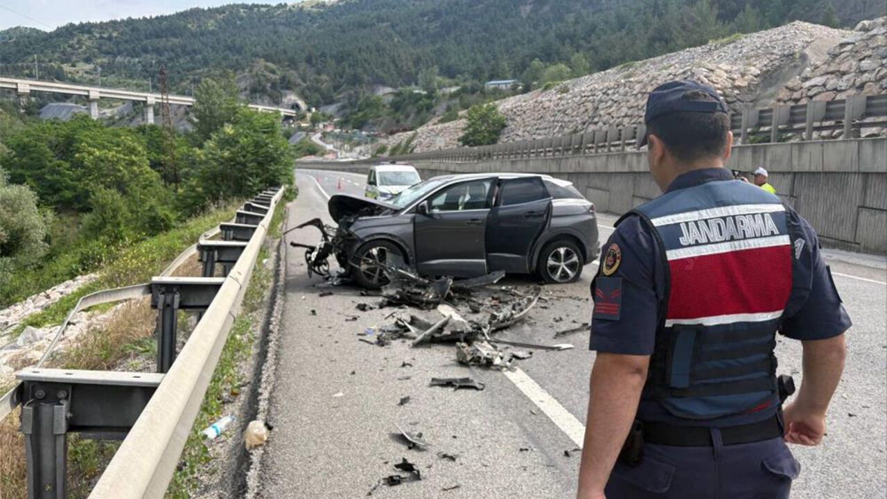 Eskişehir karayolu üzerinde kaza: 2 yaralı