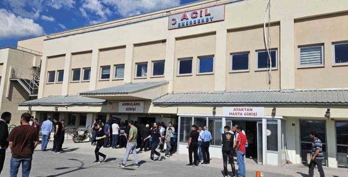 Bulanık'ta minibüs ile motosiklet çarpıştı: 1 ölü, 1 yaralı
