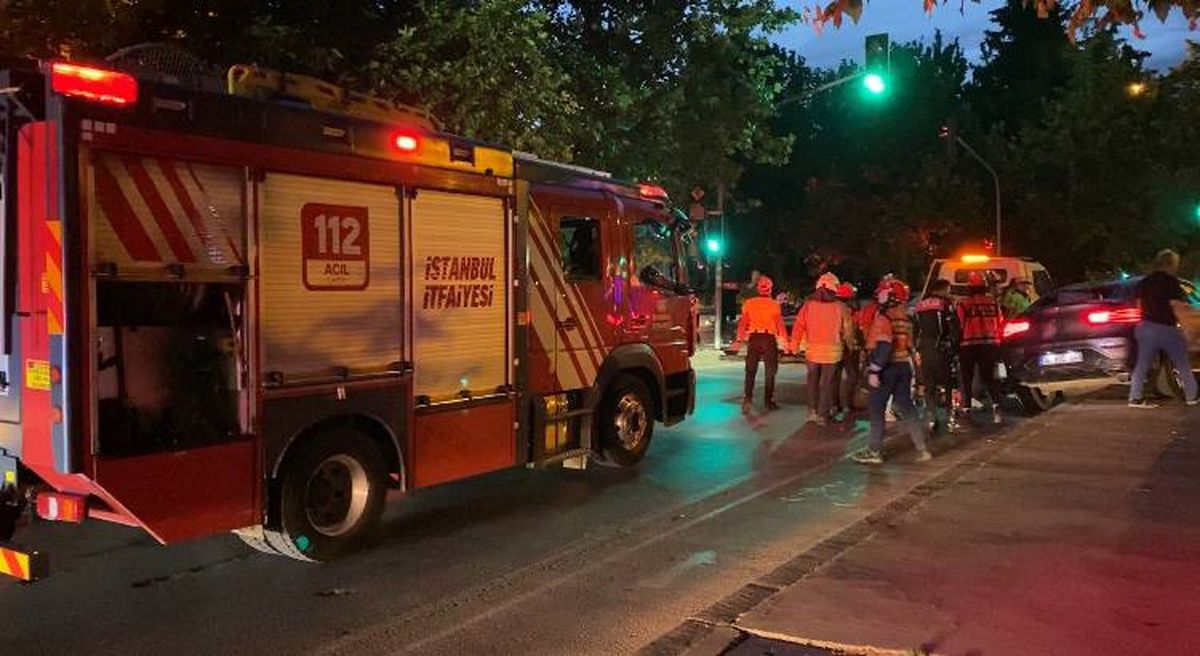 Bakırköy'de Trafik Kazası: İki Yaralı