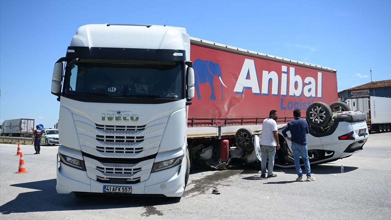 Edirne trafik kazası: SUV ile tır çarpıştı, 3 kişi yaralandı