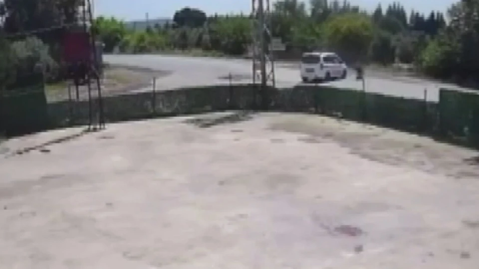 Erzin'de trafik kazası: Çarpışma anı güvenlik kamerasında
