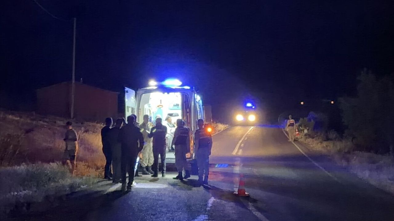 Elazığ Karakoçan’daki trafik kazasında SUV şarampole devrildi: 3 yaralı