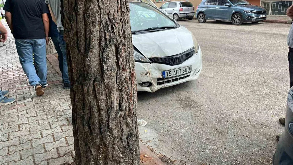 Burdur Merkez'de Gerçekleşen Trafik Kazasında 1 Kişi Yaralandı
