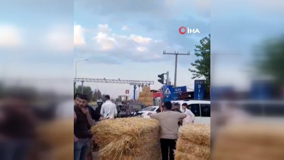Nazilli'de dehşet anları: Bir tonluk saman balyası yaya üzerine devrildi