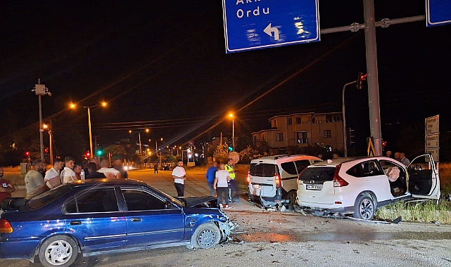 Niksar da Zincirleme Kaza: 5 Yaralı - YEREL