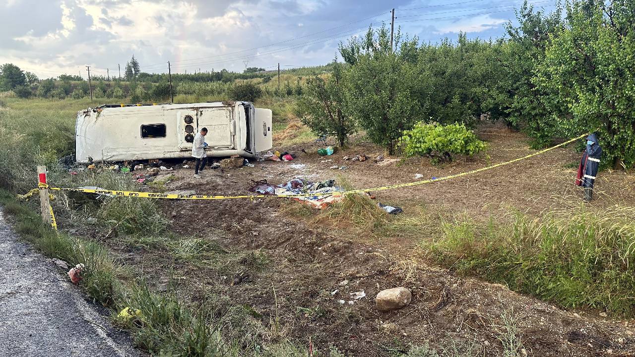Isparta'da katliam gibi kaza: 5 ölü, 25 yaralı