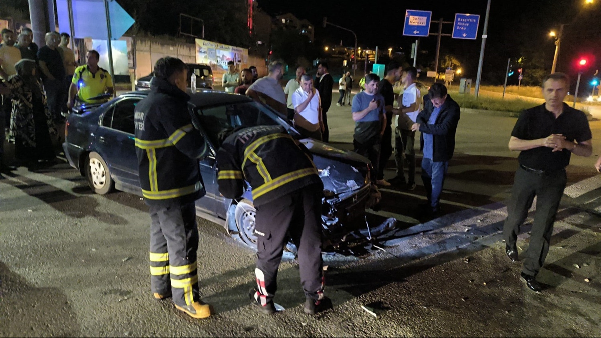 Tokat'ta zincirleme trafik kazası - STAR