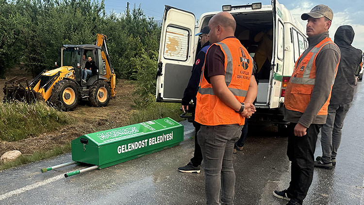 5 kişinin öldüğü kazada kimlikler belli oldu: Sürücü gözaltında