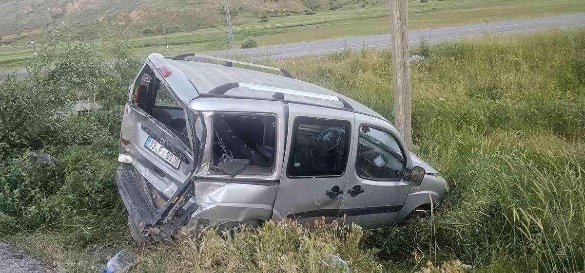 Tatvan'da Trafik Kazası: 5 Yaralı