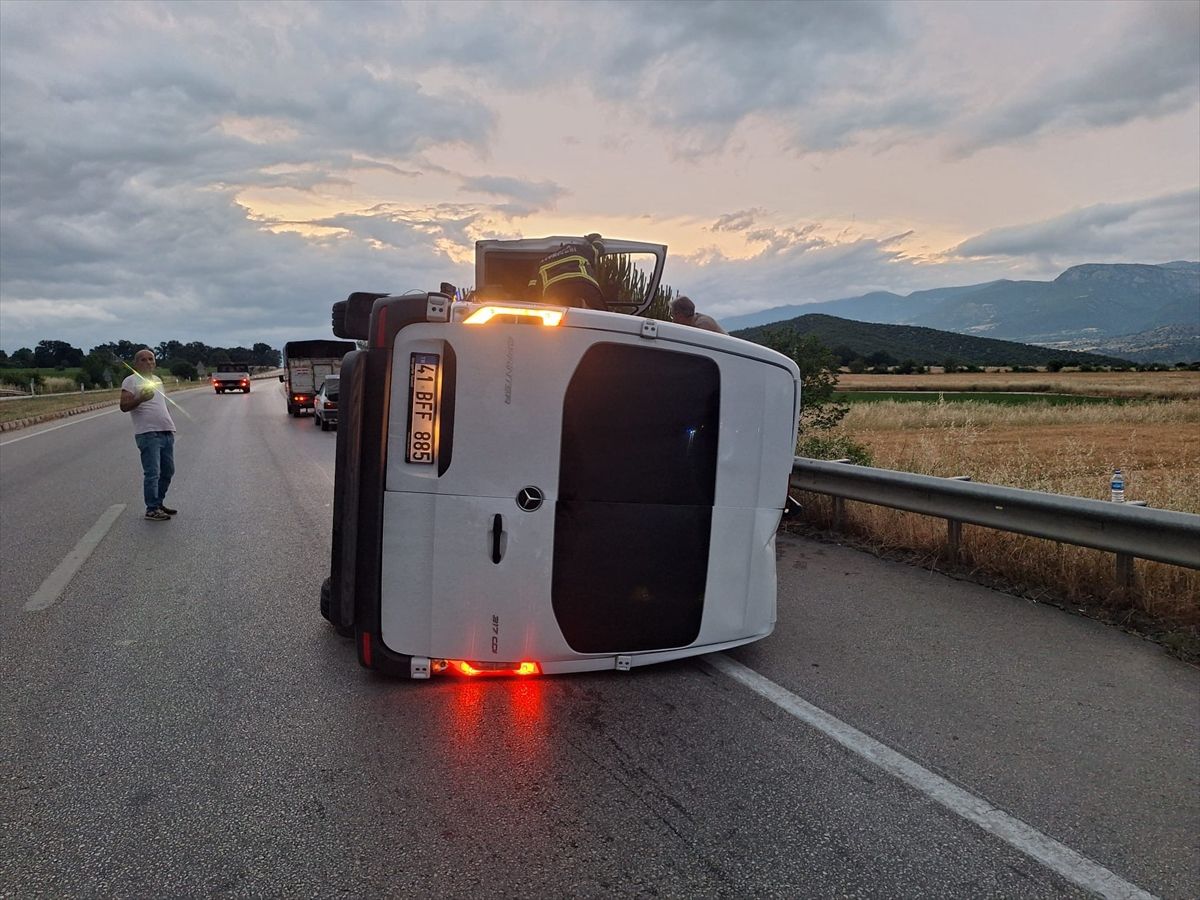 Niksar'da Trafik Kazası: 2 Yaralı