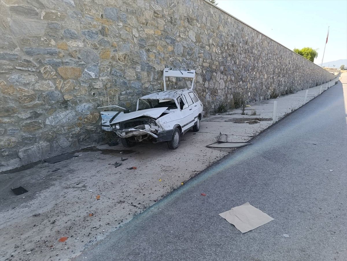 Uşak'ta Trafik Kazası: 1 Yaralı
