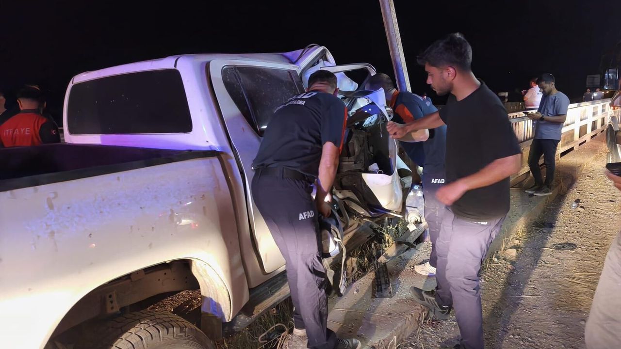 Başur Üçyol Mevkiinde Sıkışmalı Trafik Kazası: 2 Yaralı Kurtarıldı