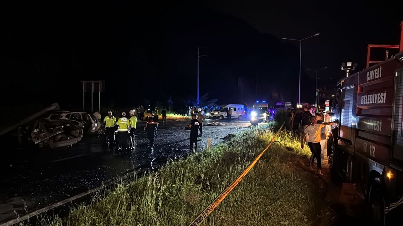 SON DAKİKA: Rize Çayeli’ndeki feci trafik kazasında 3 ölü, 5 yaralı