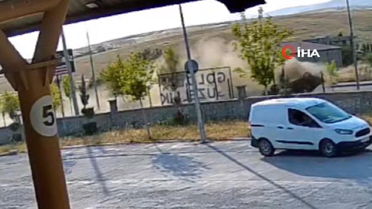 Takla attı metrelerce sürüklendi! Diyarbakır'da 3 kişinin yaralandığı trafik kazası kamerada