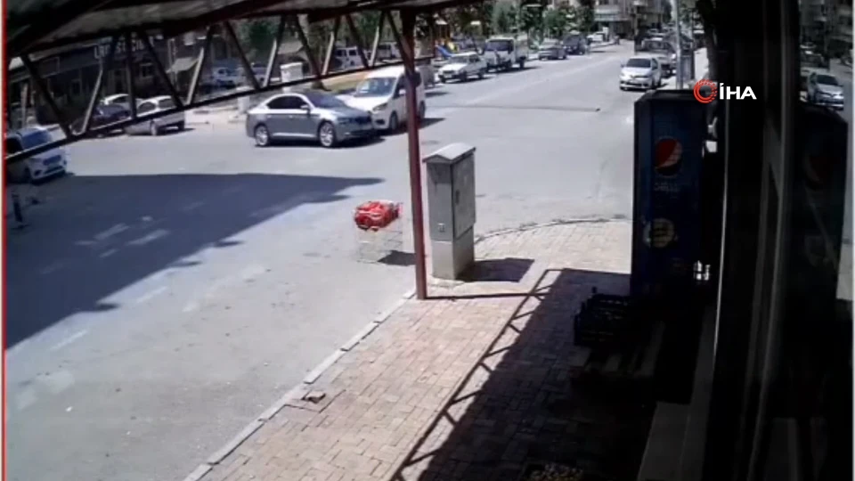 Şanlıurfa'da feci kaza: İki kişi yaralı