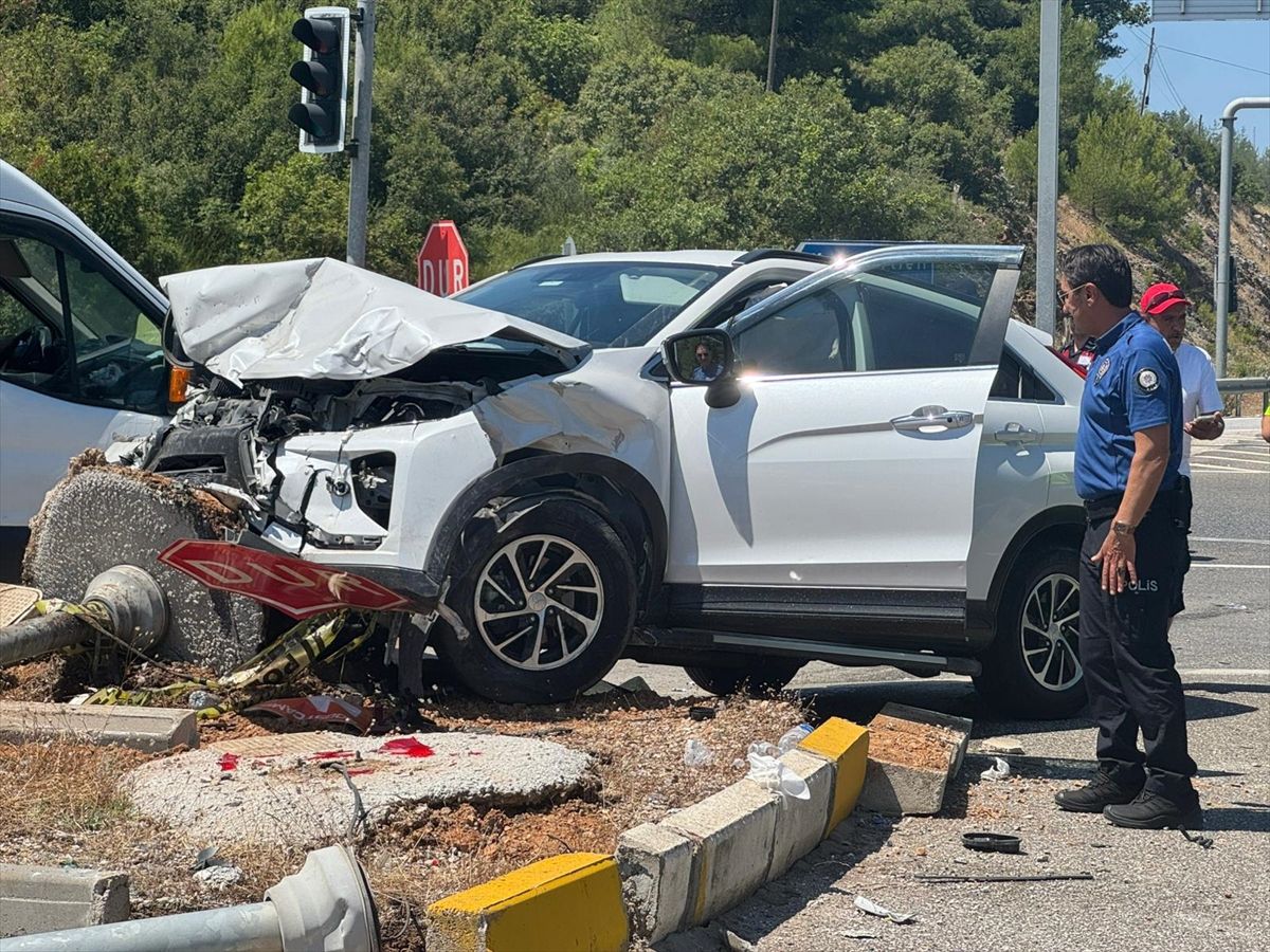Ula’da Trafik Kazası: 4 Yaralı