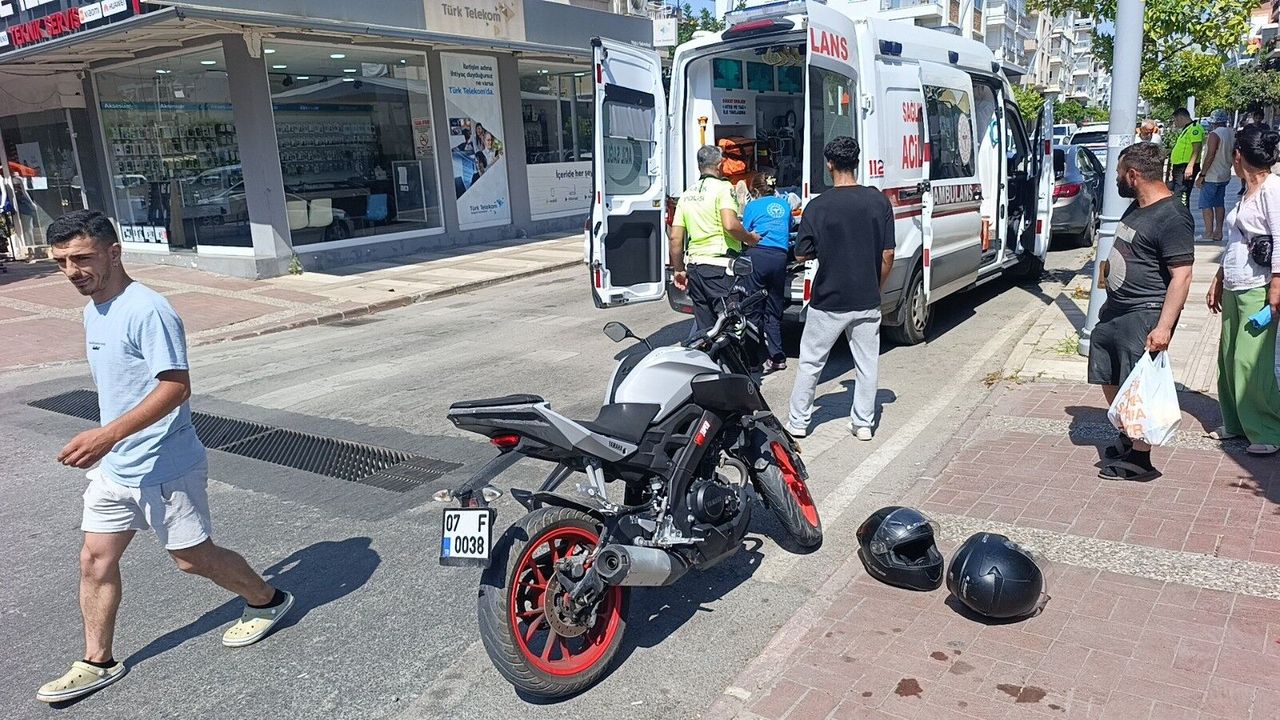 Manavgat'ta aynı kavşakta üst üste kazalar