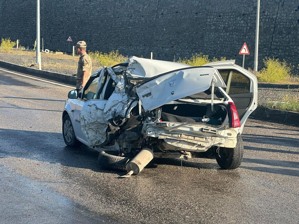 Ağrı'da İki Trafik Kazası: 1 Ölü, 6 Yaralı