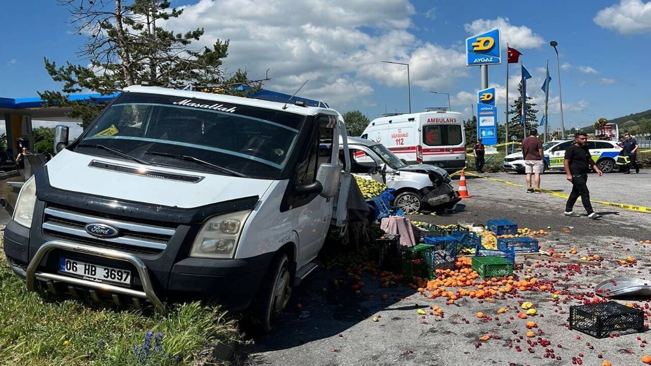 Feci kaza: Akaryakıt istasyonunda 1 ölü, 4 yaralı