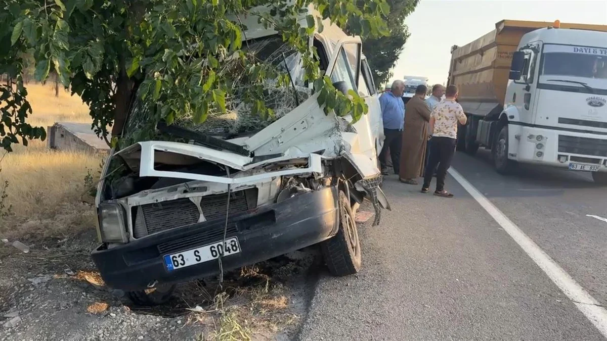 Şanlıurfa Suruç'ta Zincirleme Trafik Kazasında 4 Kişi Yaralandı