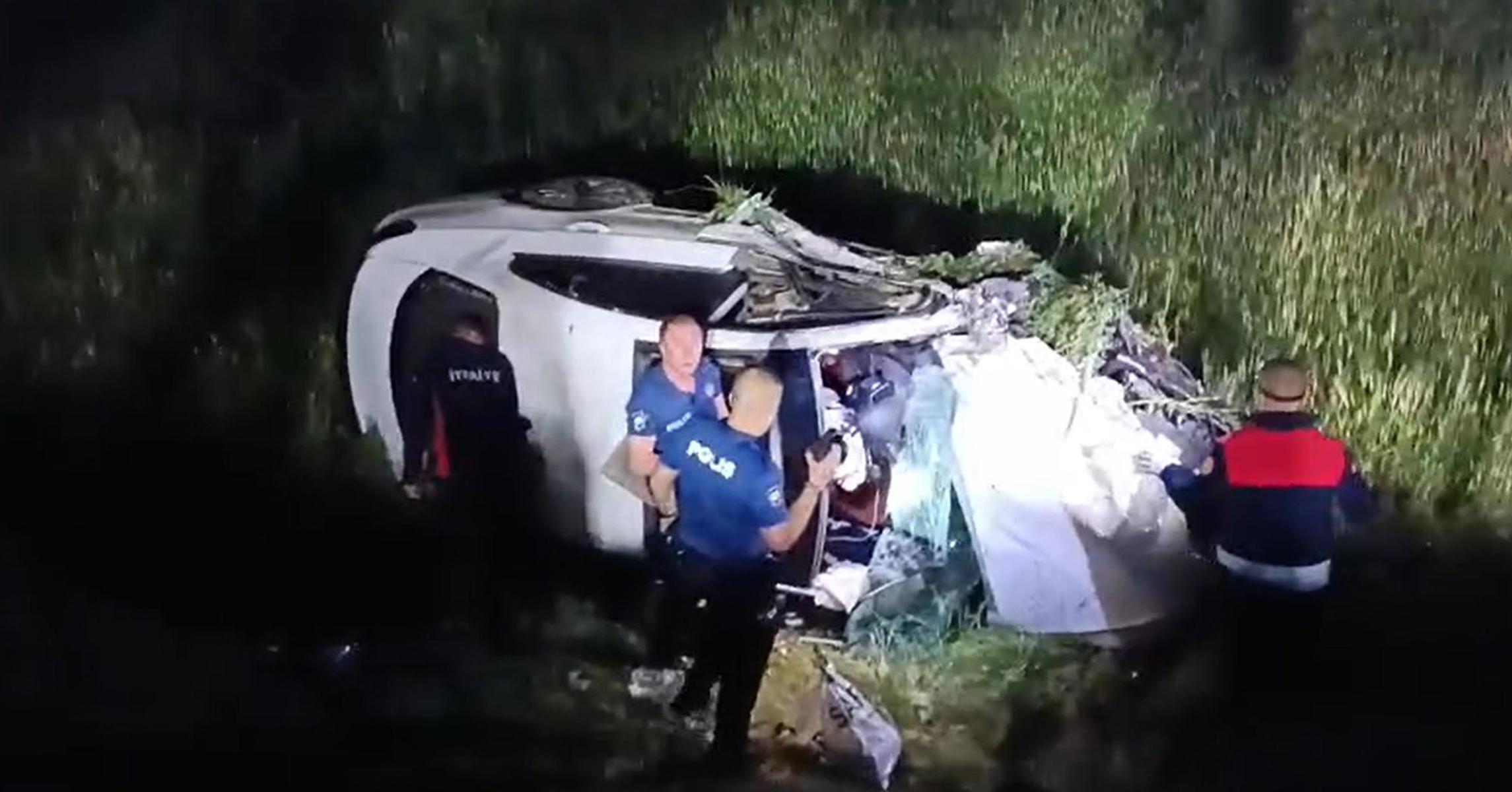 Tek şeritli yolda kaza: 4'ü ağır 6 kişi yaralandı