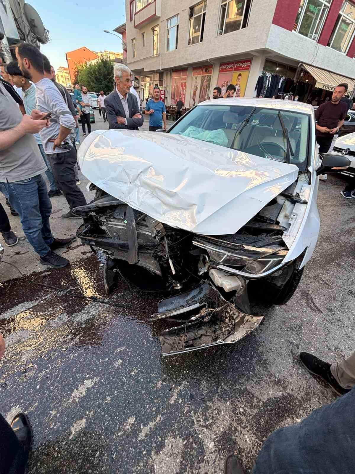 Muş'ta Zincirleme Trafik Kazası