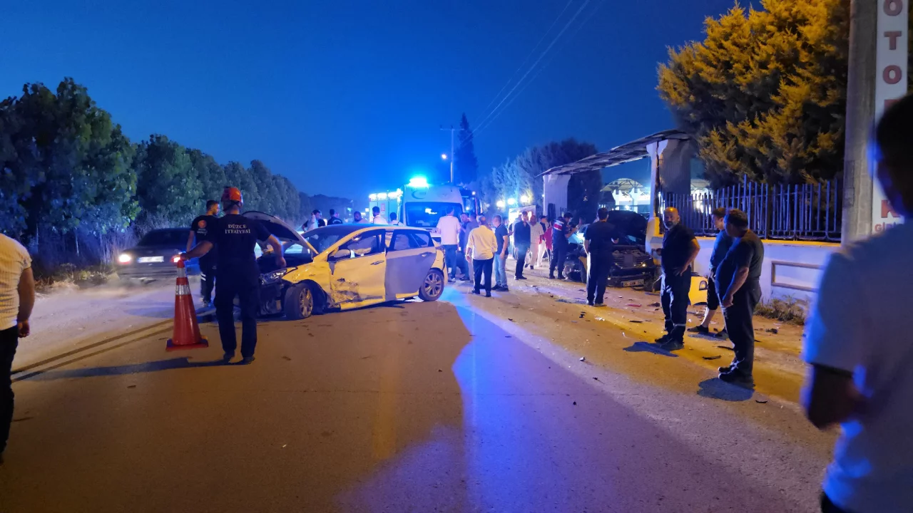 Düğün salonu önünde trafik kazası! Çok sayıda yaralı var...