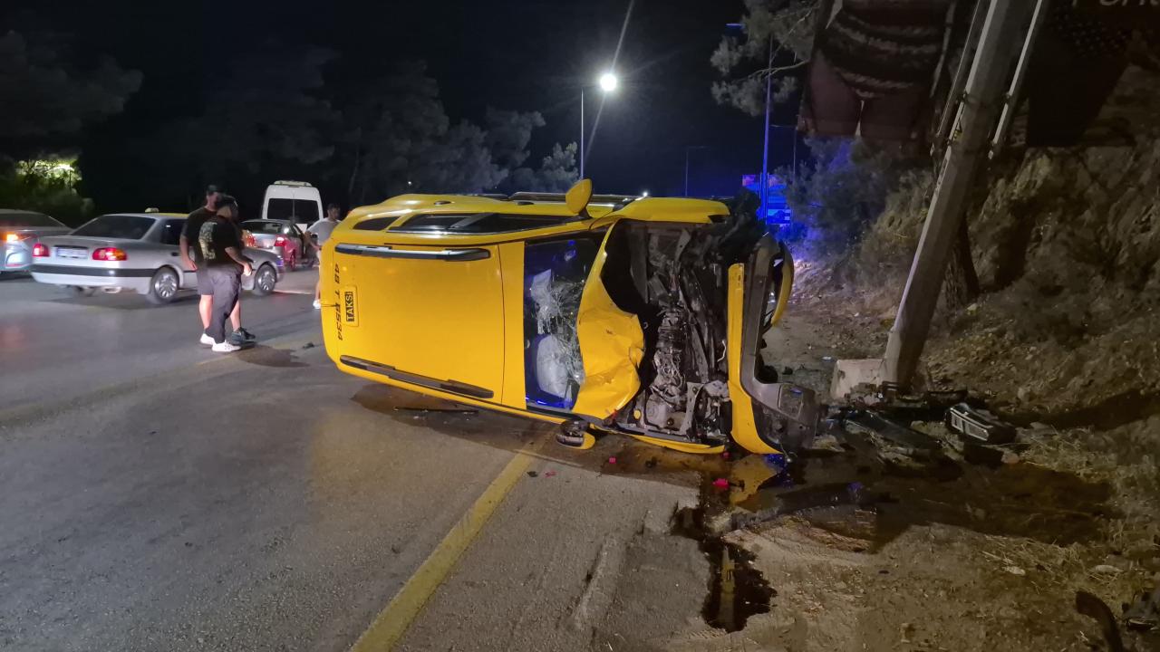 Muğla'da taksi ile motosiklet çarpıştı: 2 ölü