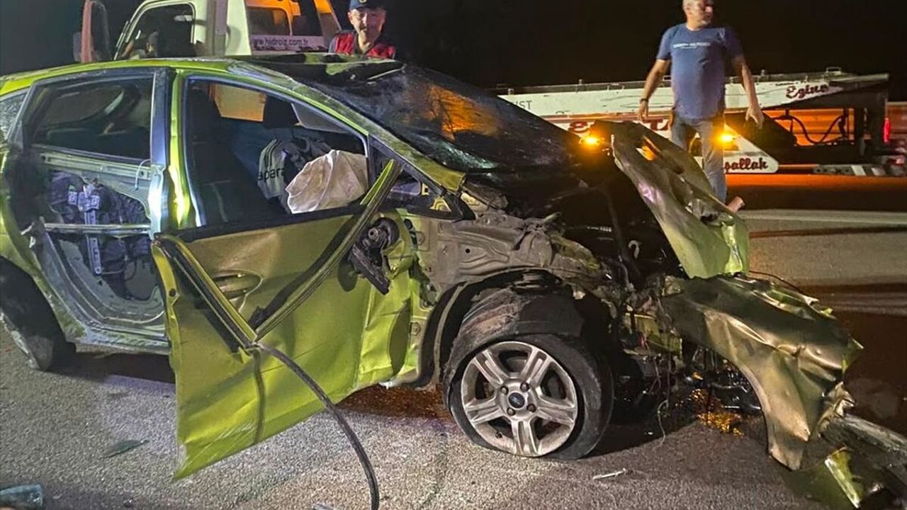 Çanakkale Ezine’de feci trafik kazası: Takla atan araçta 1 kişi hayatını kaybetti