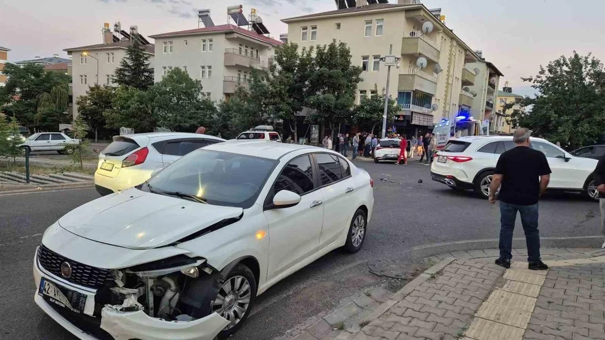 Bingöl Merkez Kültür Mahallesi'nde Meydana Gelen Trafik Kazasında 2 Kişi Yaralandı.