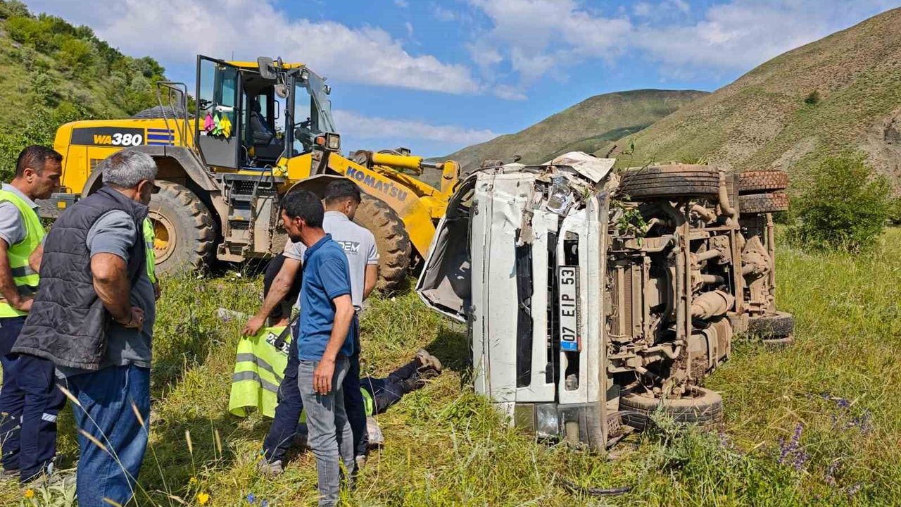 Bingöl'deki trafik kazası 1 kişi hayatını kaybetti