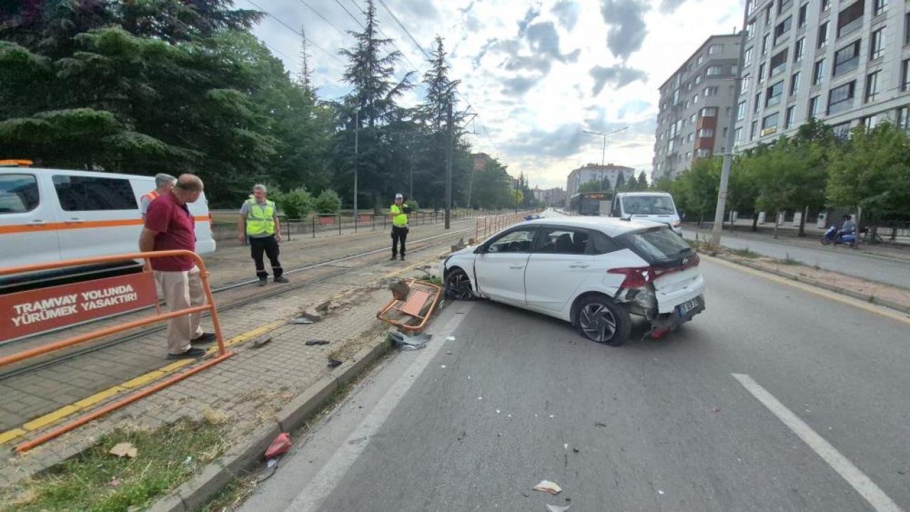 Eskişehir'de trafik kazası: Anne ve 4 yaşındaki kızı yaralandı
