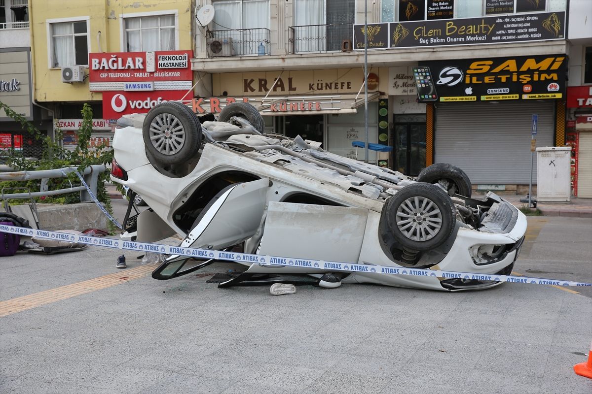 İskenderun'da Trafik Kazası: 2 Ölü, 3 Yaralı