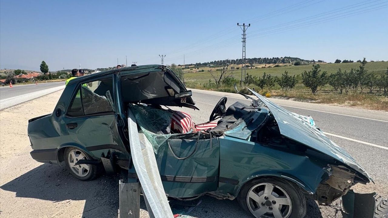 Karaman-Mersin yolunda kaza: Bariyere çarpan otomobilin sürücüsü yaralandı