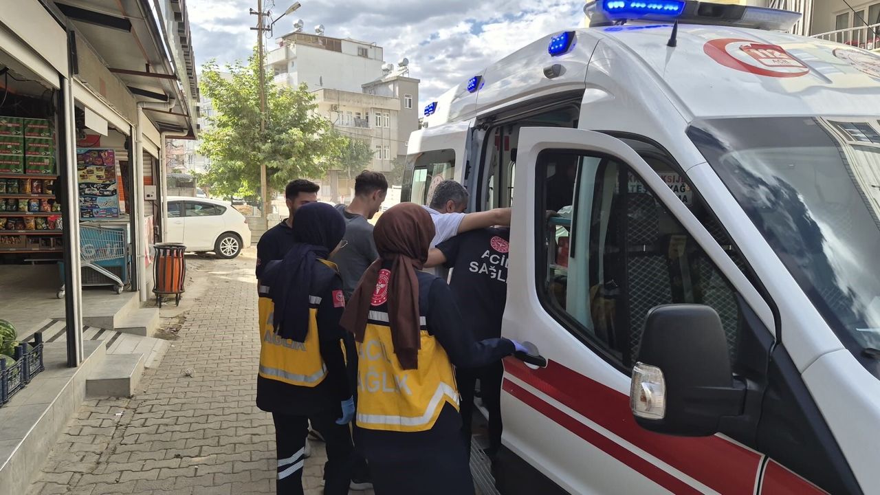 Adıyaman'da Kaza Sonrası Kaçtı! Yaralı Motosiklet Sürücüsü Hastaneye Kaldırıldı
