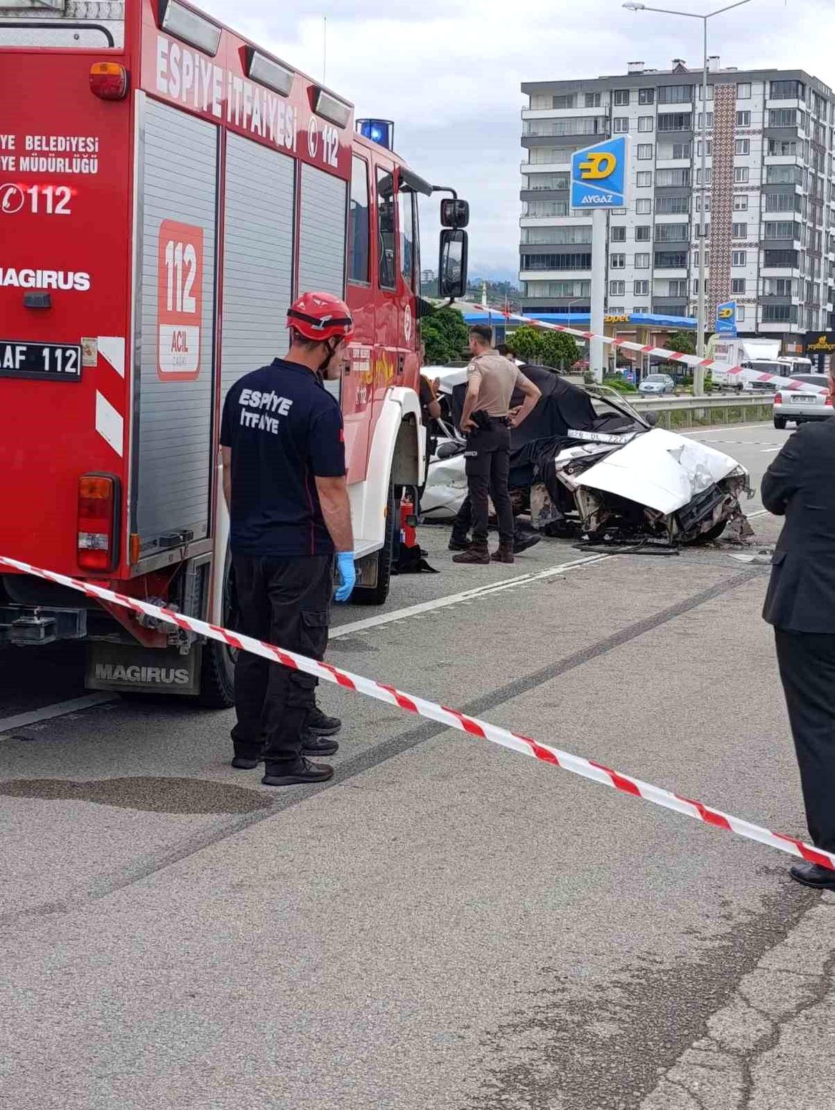 Espiye'de Park Halindeki Çekiciye Çarpan Araçta 1 Ölü, 1 Yaralı