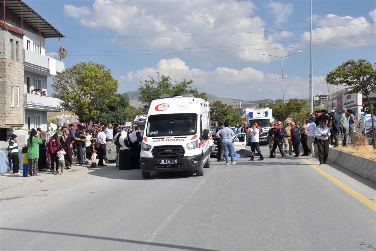 Van'da Trafik Kazası: 1 Ölü, 4 Yaralı