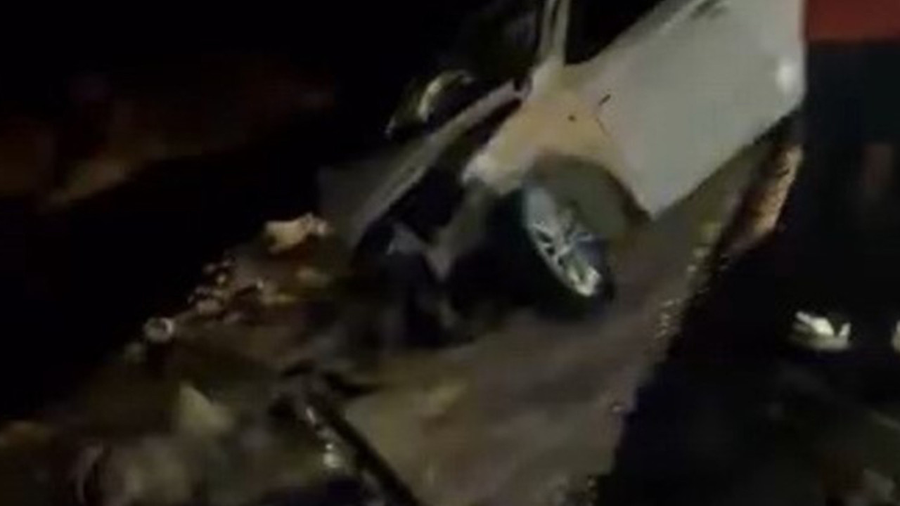 Adıyaman'da iki otomobil çarpıştı: Kazada 4 kişi yaralandı