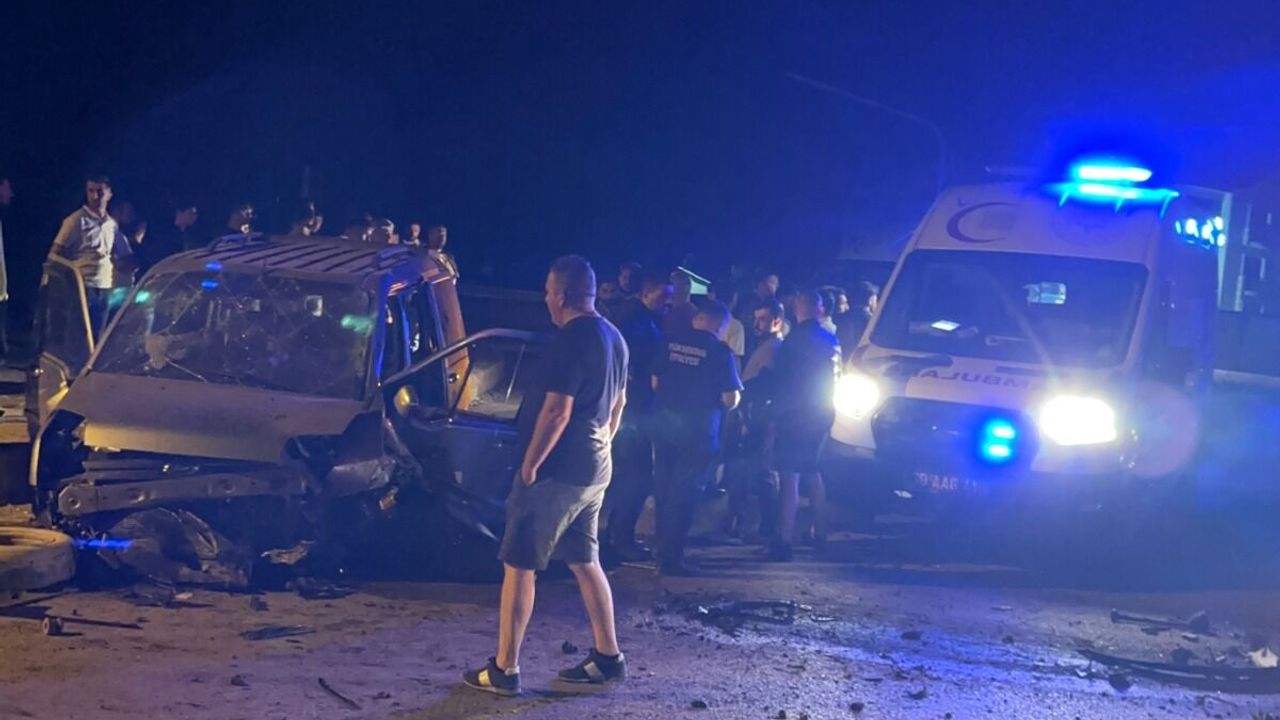 Çevre Yolunda trafik kazası: 3 kişi yaralandı