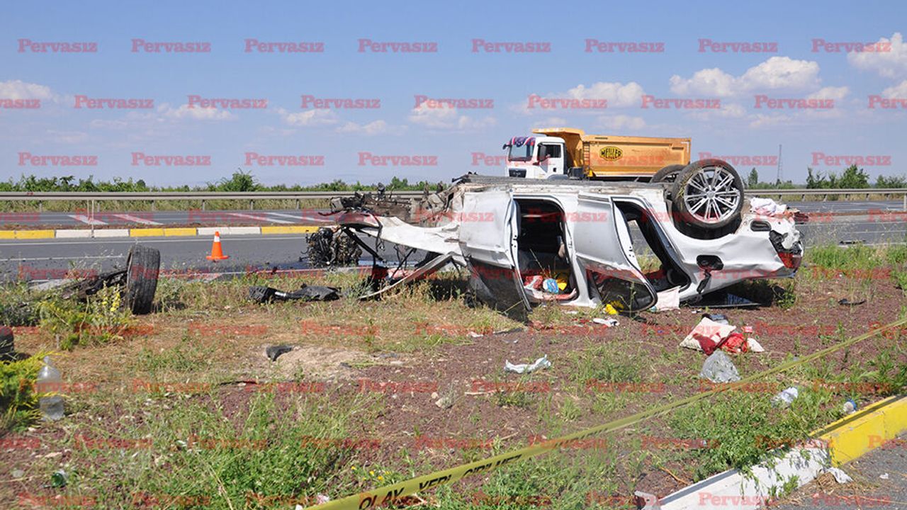 D-300 Karayolu'nda Trafik Kazası: 3 Yaralı