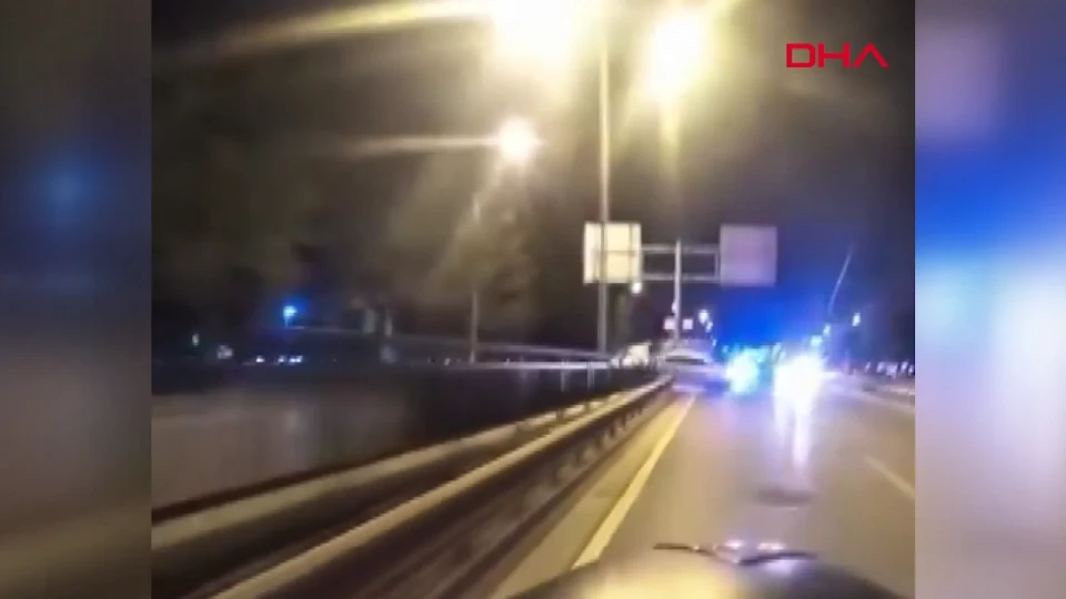 Bariyerlere çarptı, takla attı! Bursa'da nefes kesen kaza kamerada | VİDEO İZLE