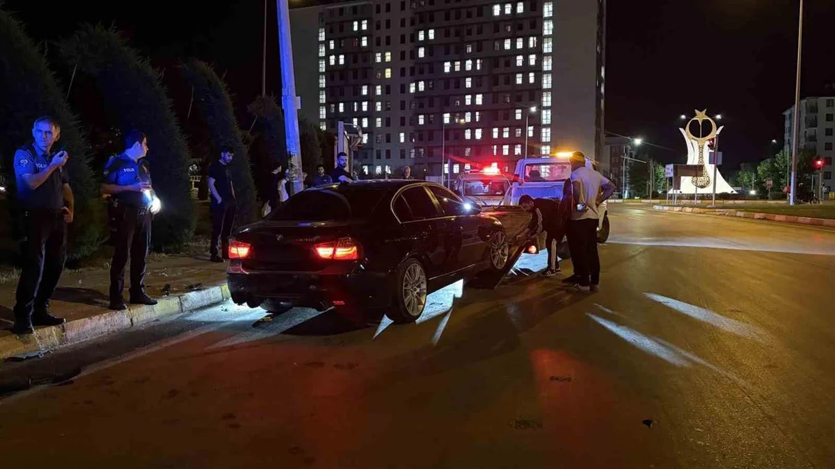Çorum Merkez'de Gerçekleşen Zincirleme Trafik Kazasında 4 Kişi Yaralandı